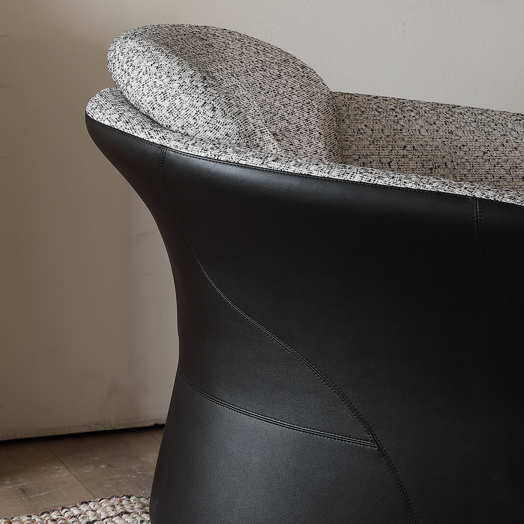 Uno Armchair