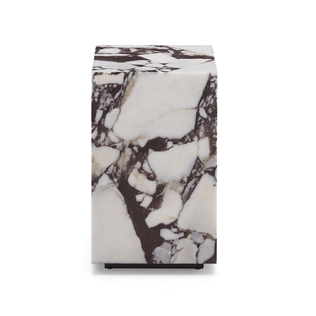 Naomi Plinth