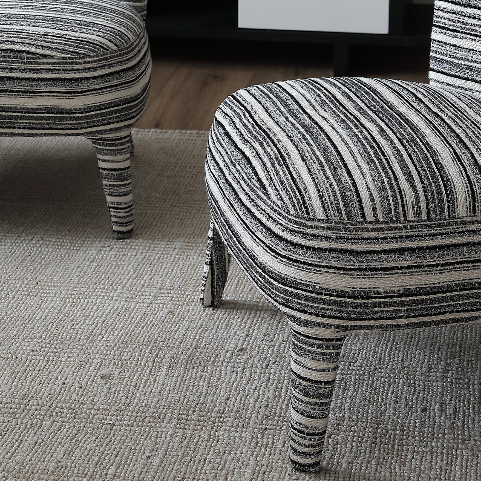 Mave Armchair