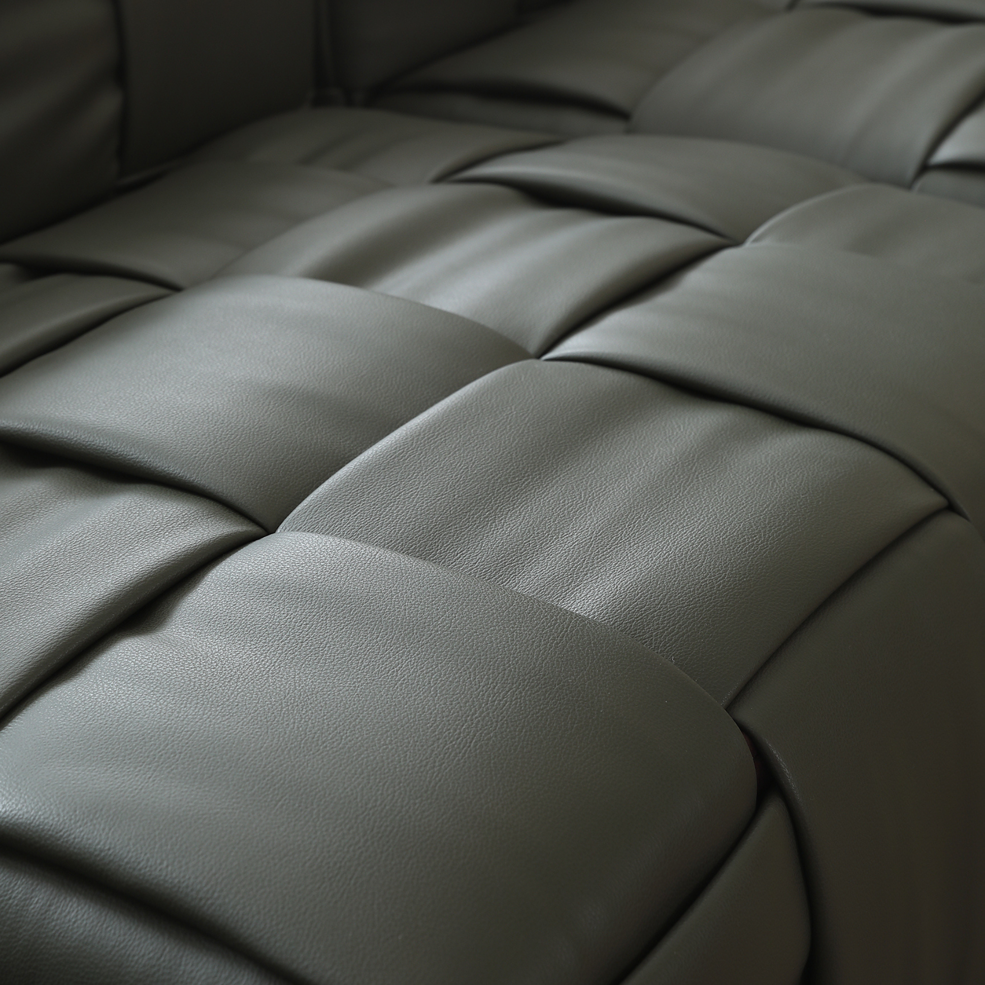 Zephyra Sofa